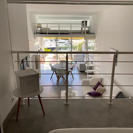 Duplex Face A La Athena Port *