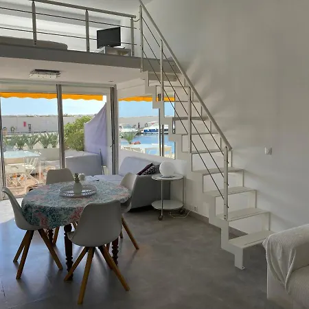 Duplex Face A La Athena Port בנדול