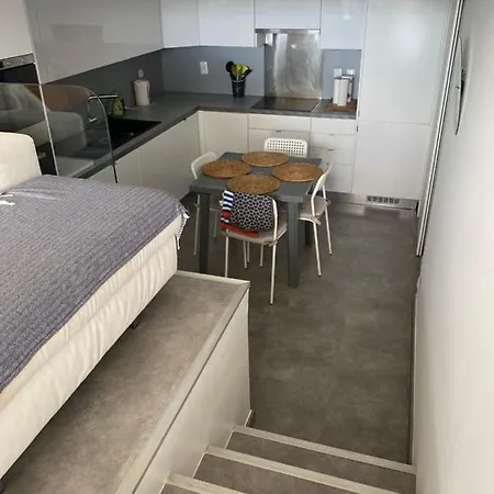 Duplex Face A La Athena Port Bandol