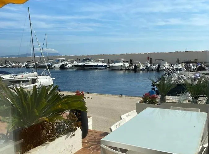 Duplex Face A La Athena Port * Bandol